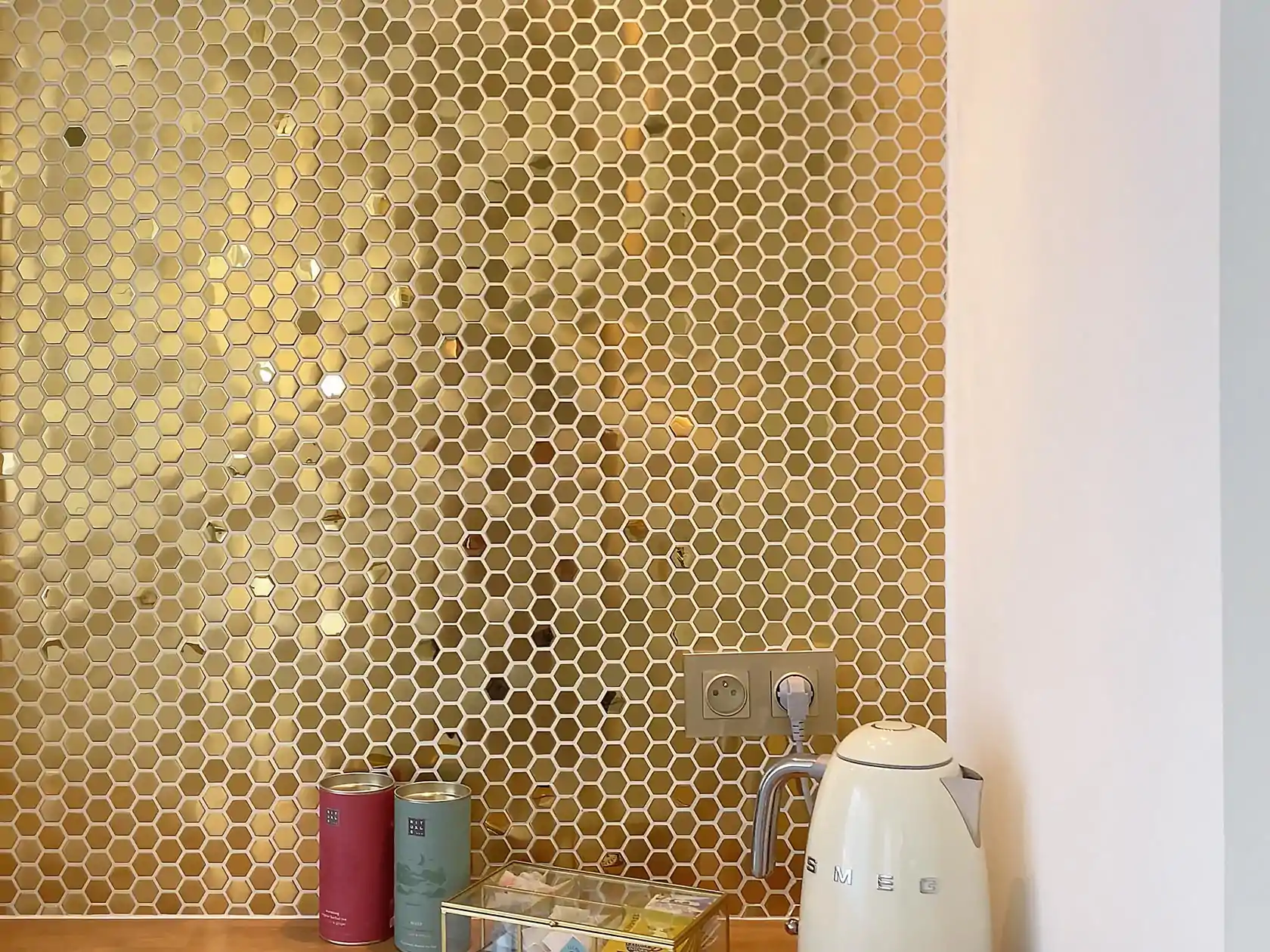 Golden Backsplash Kitchen Wall Tiles Patterned Tiles Bathroom Hexagon Mosaic Interiordesign  3